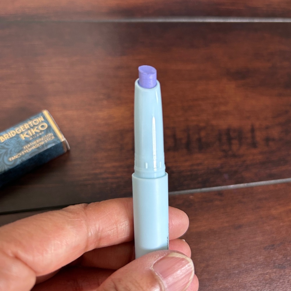 NIB Kiko Milano Bridgerton Eyeshadow Stick Women 1.1g Whispering Wisteria - Picture 7 of 7